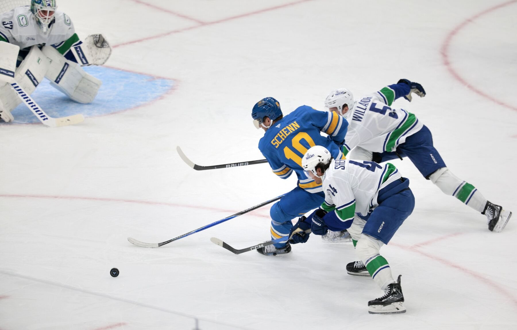 最新杏吧原创 Blues host the Vancouver Canucks